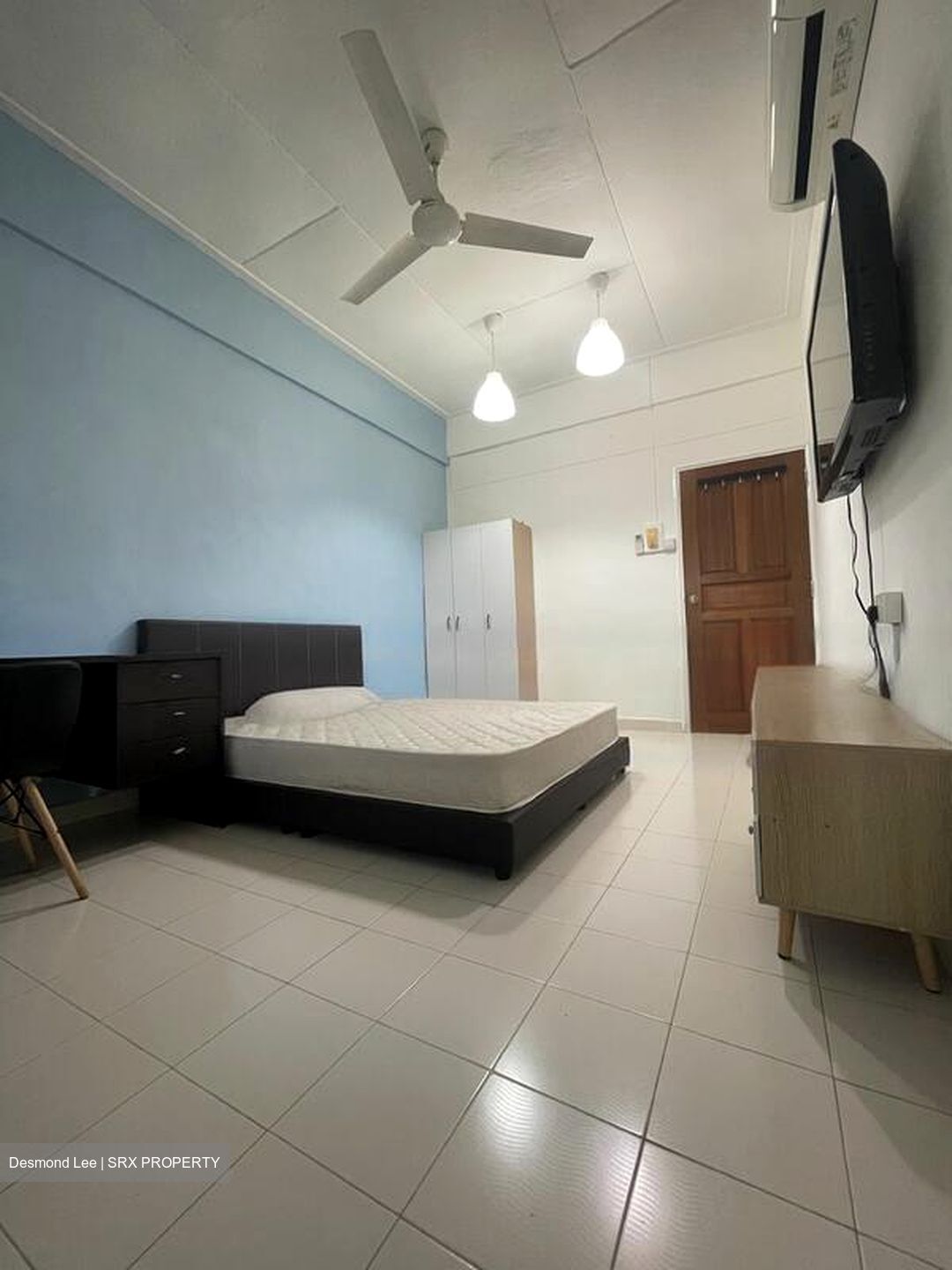 Sixth Avenue (D10), Terrace #443225071